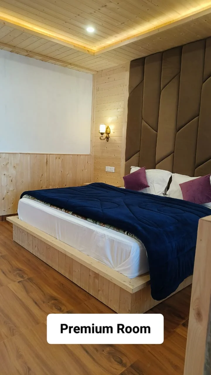Sky Heaven Retreat Jibhi - Premium room 4