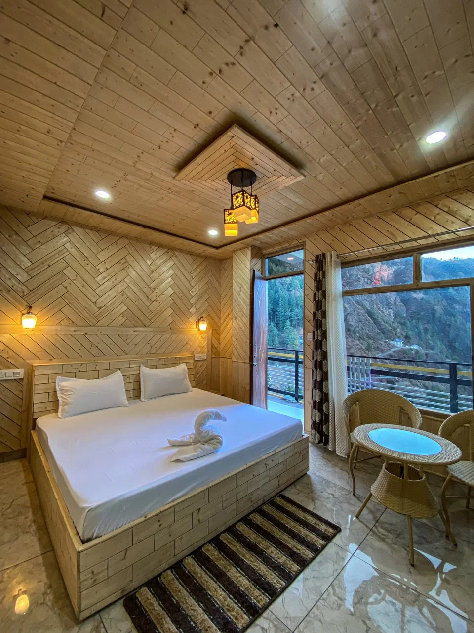 The Alpine Crest Homestay. - next