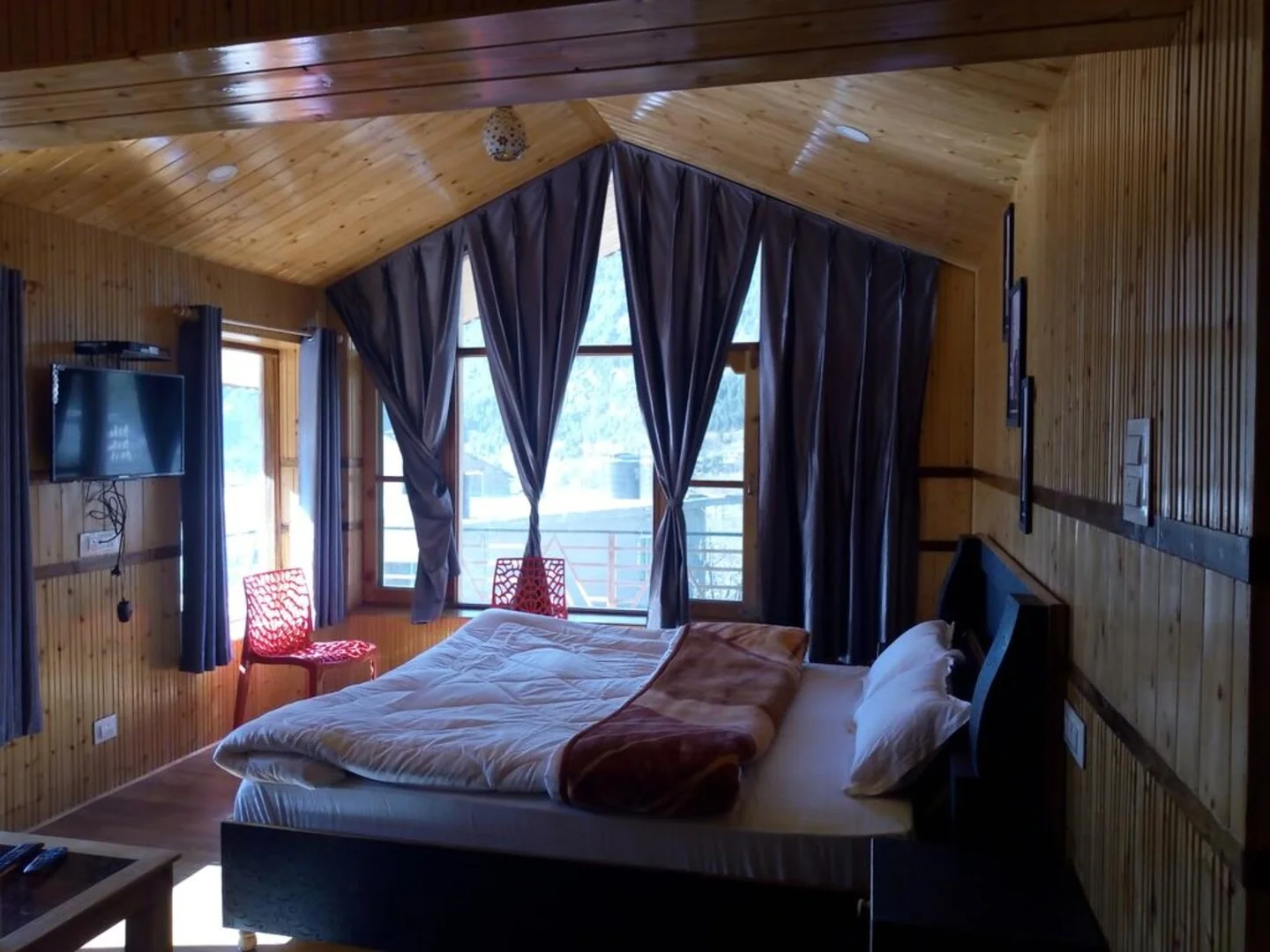 The Mountain Glory Rooms and Cottages 3