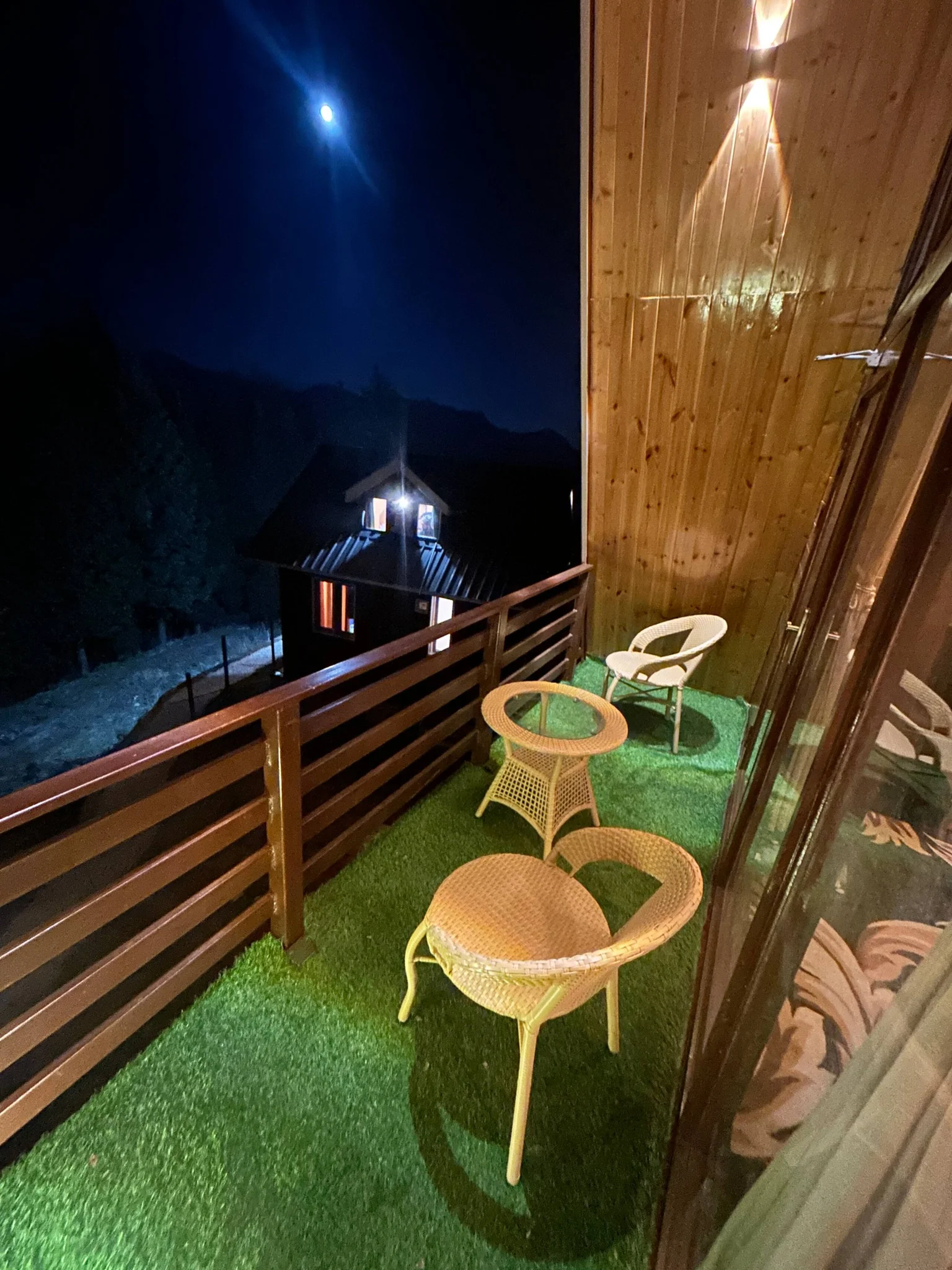Himalayan Nature Homestay - Deluxe Mountain Cottage with kitchenette 4