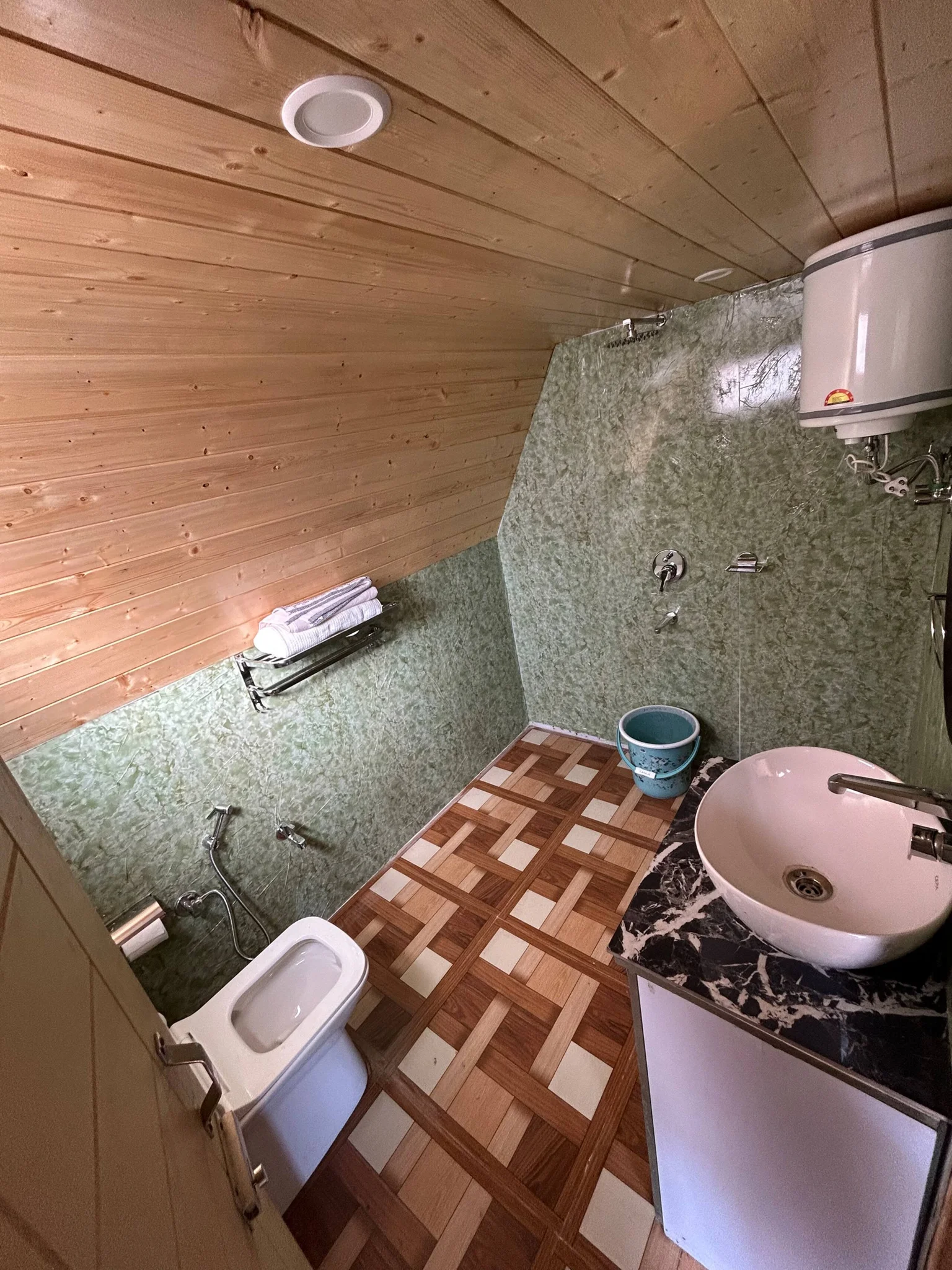 Himalayan Nature Homestay - Valley View family cottage with Kitchenette. - previous