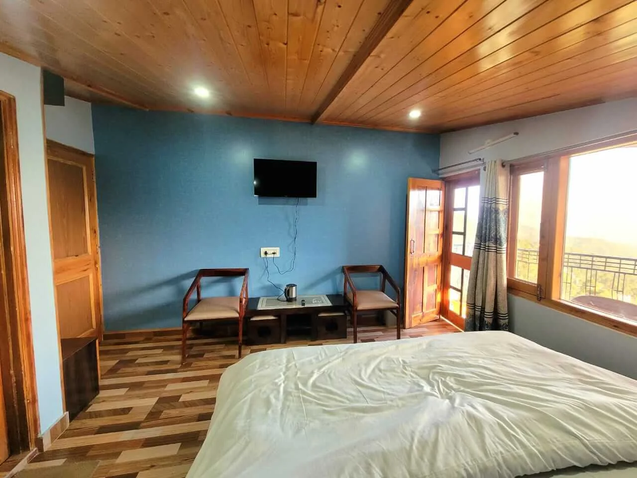 Pine Paradise - Mountain View Room 3