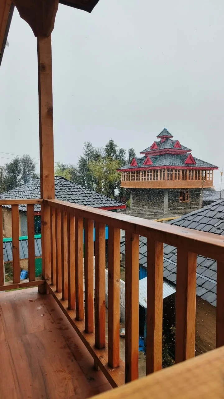 Sky Heaven Retreat Jibhi - Premium room 5